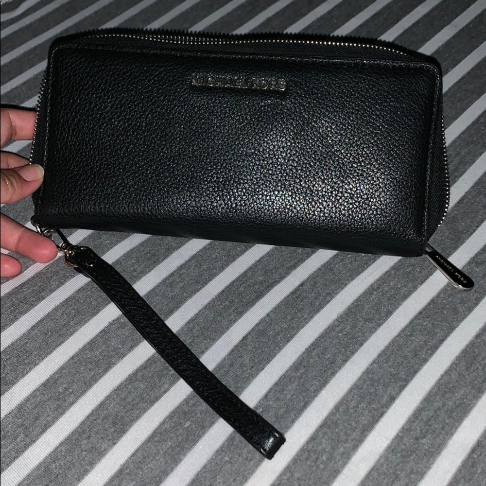 MK original like new wore twice perfect conditions